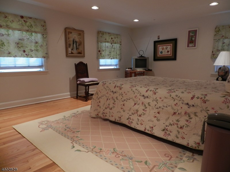For Sale: 706 Greenwood Rd S Union, NJ 07083