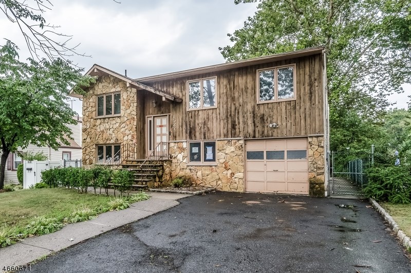 1527 Brookside Dr