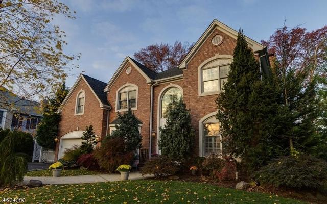7 Glenview Dr