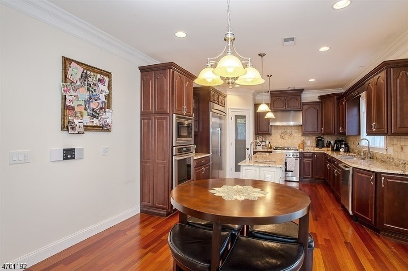 800 Kimball Ave