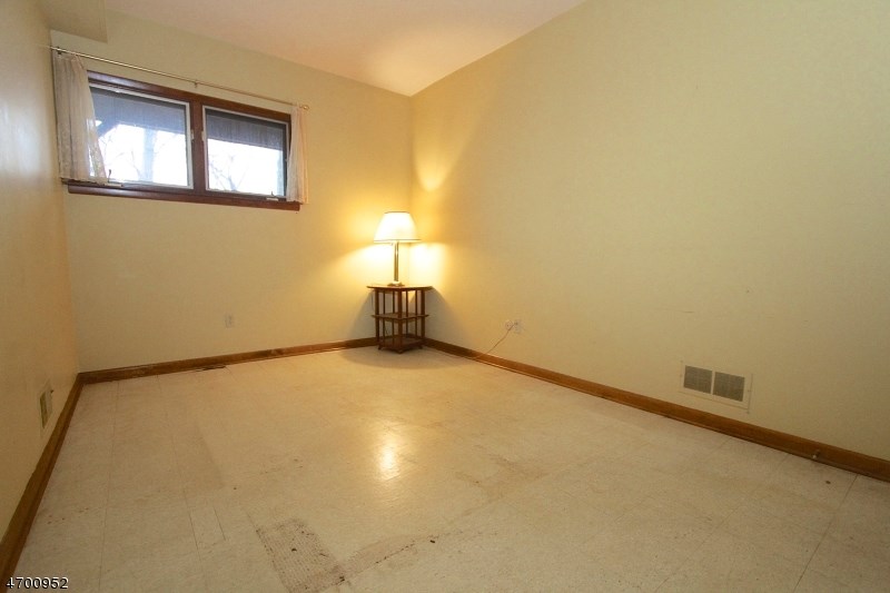 260 Knollcrest Rd
