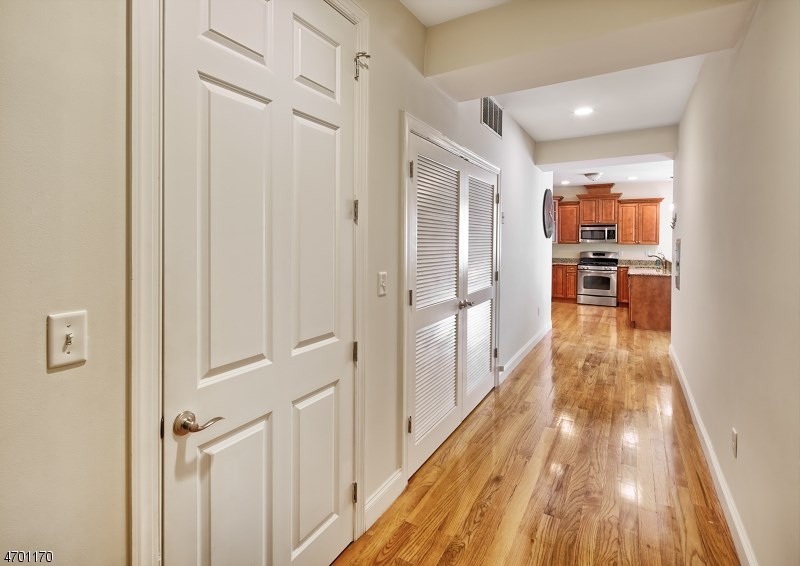 48 Shaler Ave