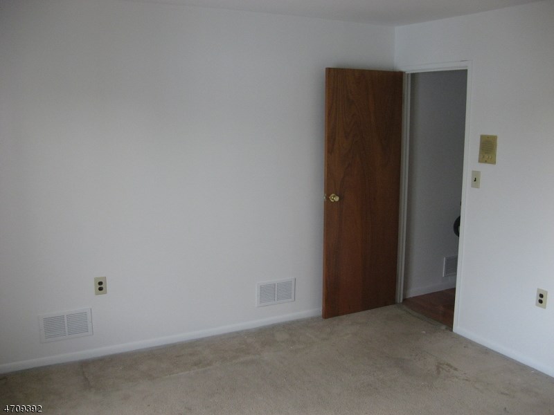 90 Perez Dr