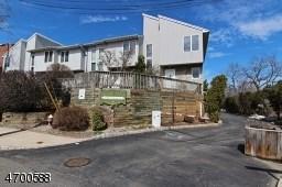 226 Floyd St