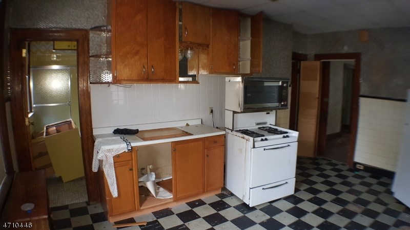 57 Ridgewood Ave