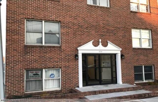 96 Ross St