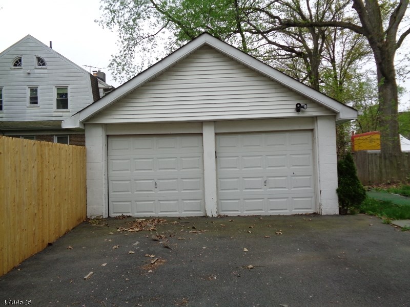 1382 Isabella Ave