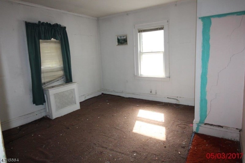 61-67 Goldsmith Ave