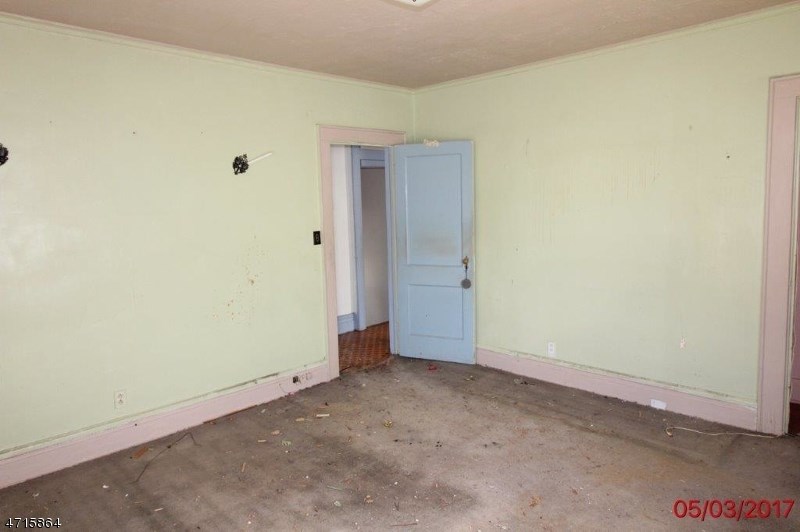 61-67 Goldsmith Ave