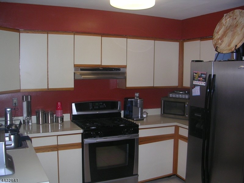 For Sale: 105 Liberty Ct Hillside, NJ 07205
