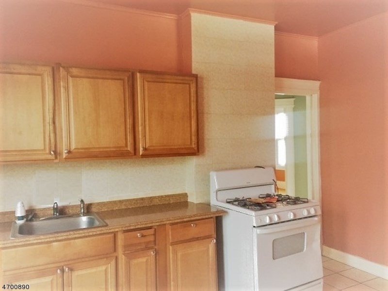224-26 Edgar Pl