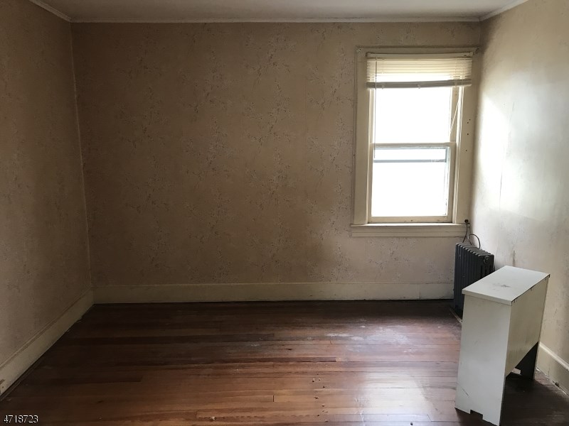 215 Sheridan Ave