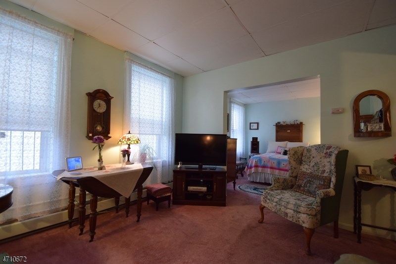 1439 Maple Ave