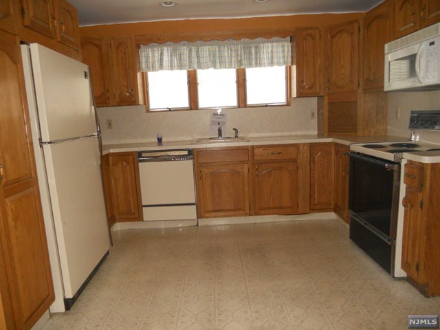 7 Primrose Dr