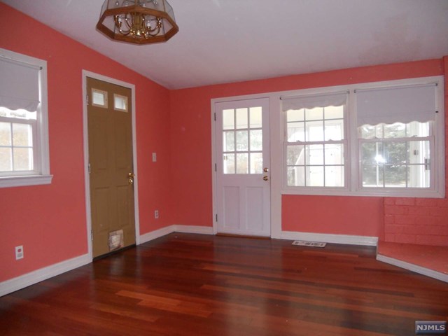 7 Primrose Dr