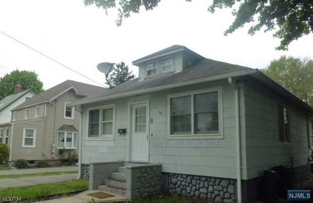 For Sale: 8 Van Dam Ave Bloomingdale, NJ 07403