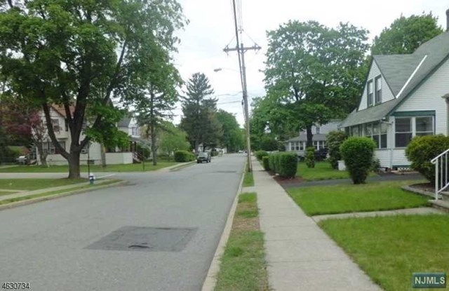 For Sale: 8 Van Dam Ave Bloomingdale, NJ 07403