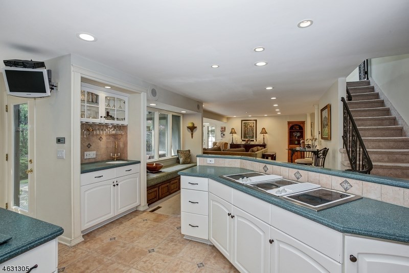 For Sale: 18 Decker Ter Butler, NJ 07405