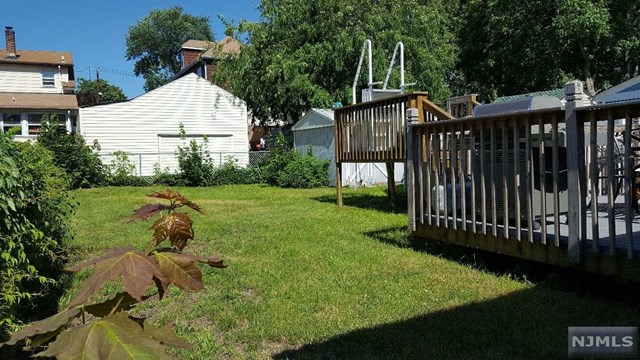 For Sale: 97 Parkview Ave Elmwood Park, NJ 07407