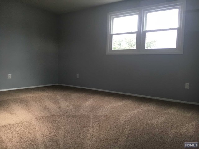 37 Tuella Ave Elmwood Park, NJ 07407