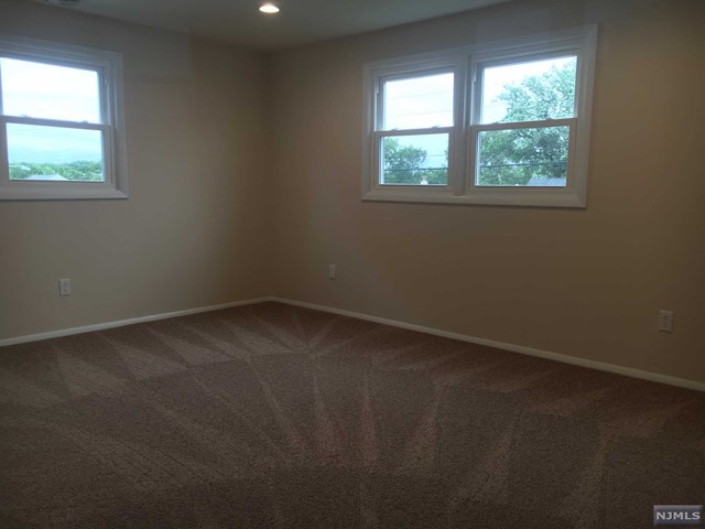 37 Tuella Ave Elmwood Park, NJ 07407