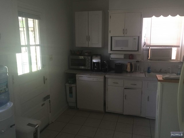 For Sale: 36-23 Garden View Ter Fair Lawn, NJ 07410