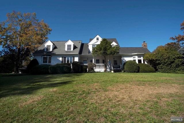890 Colonial Rd