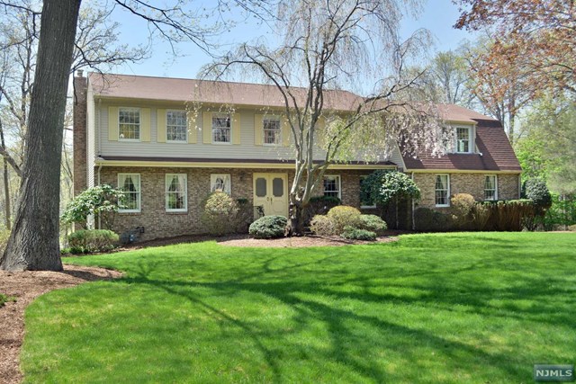 718 Wyandotte Dr