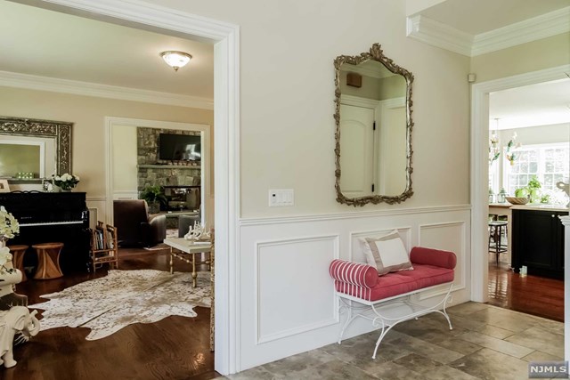 For Sale: 1054 Lake Dr Franklin Lakes, NJ 07417