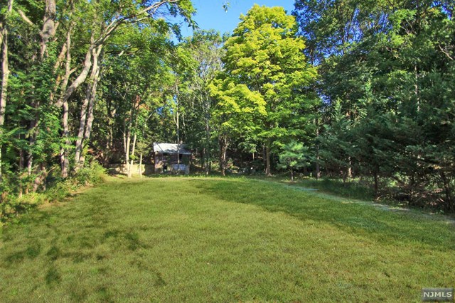 For Sale: 350 Pulis Ave Franklin Lakes, NJ 07417