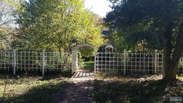 For Sale: 350 Pulis Ave Franklin Lakes, NJ 07417