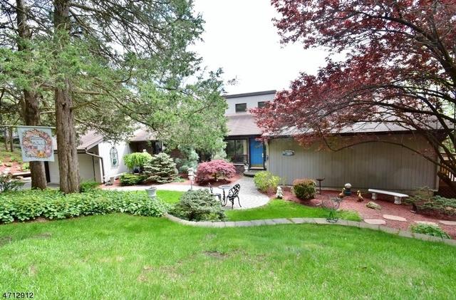 1 Woodstock Dr