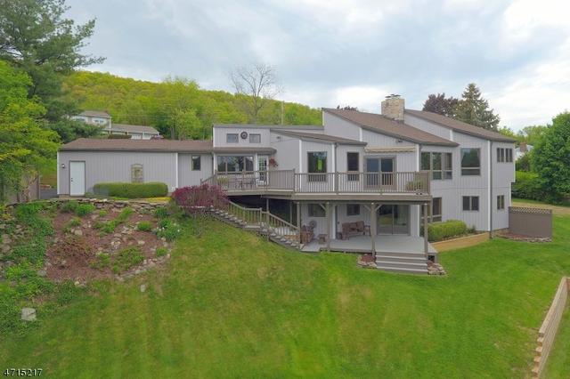 1 Woodstock Dr