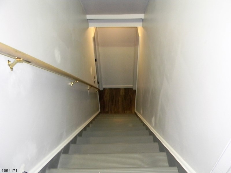 37 Bourne Cir