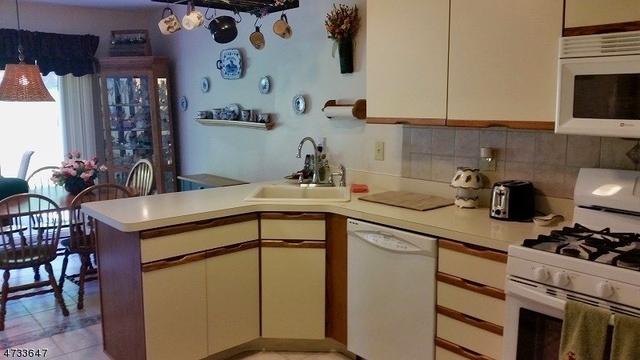 8 Meadow Pond Rd