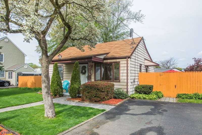 40 Burnside Pl