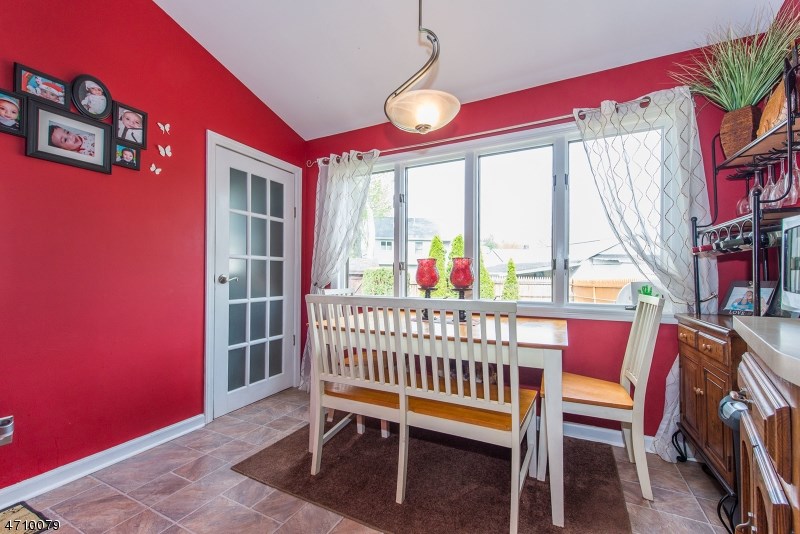 40 Burnside Pl