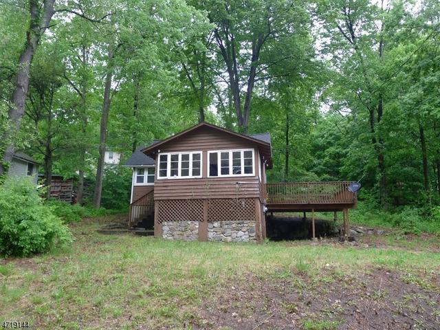 34 Mountain Rd