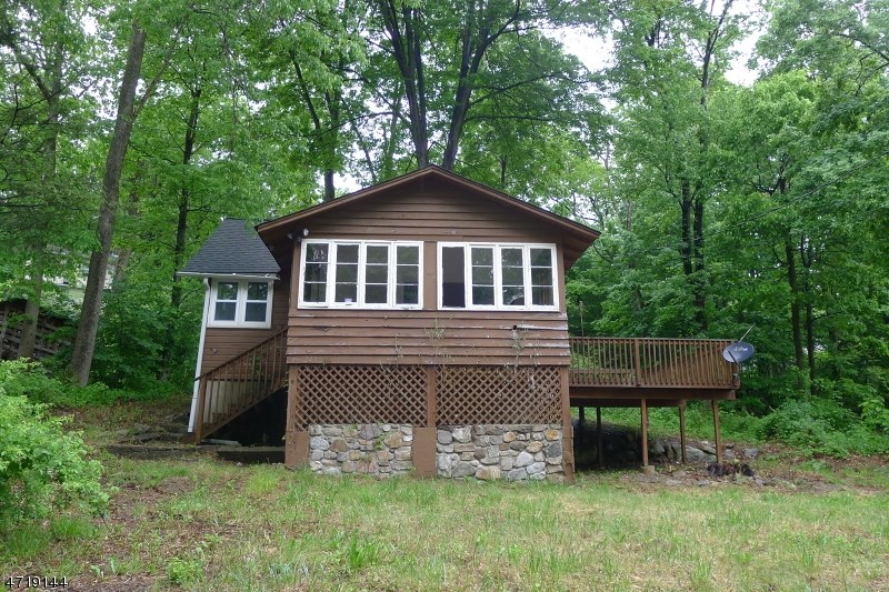 34 Mountain Rd