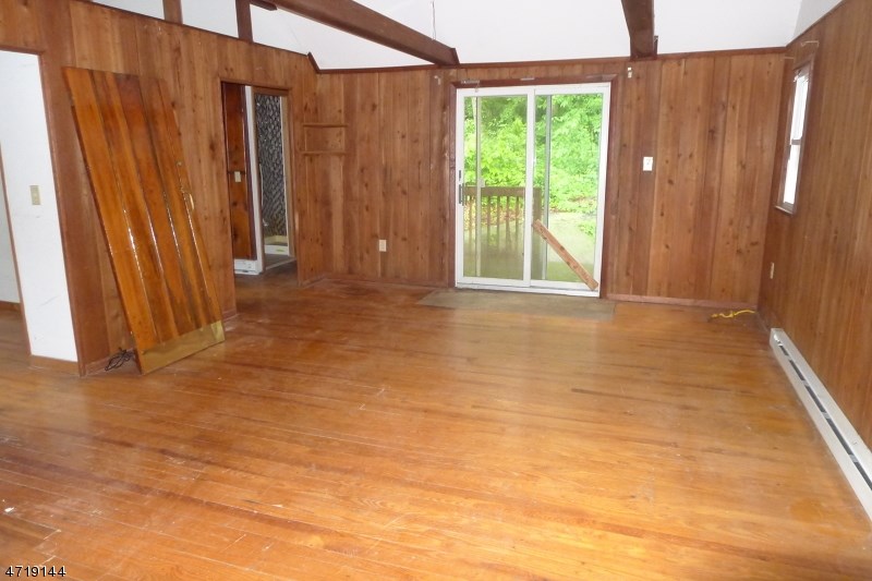 34 Mountain Rd