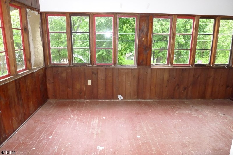 34 Mountain Rd