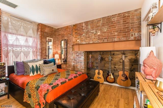147 Louis St