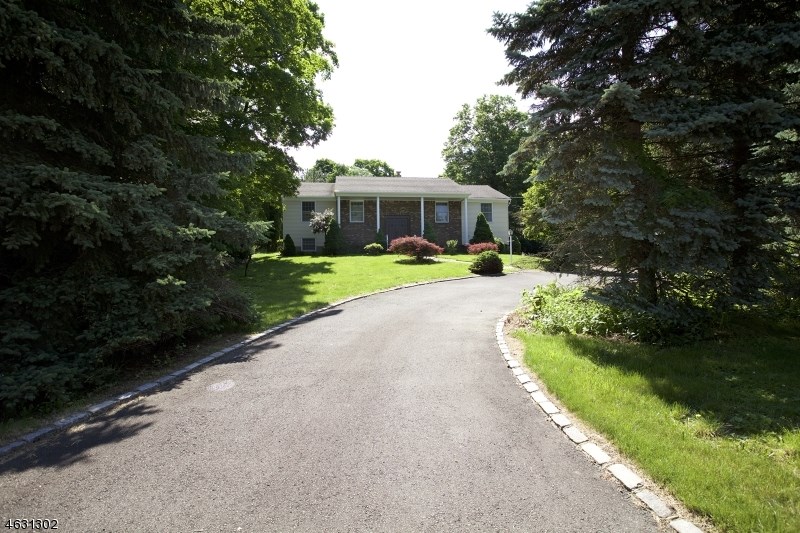 For Sale: 84 Browertown Rd Little Falls, NJ 07424