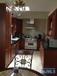 281 Kenilworth Rd