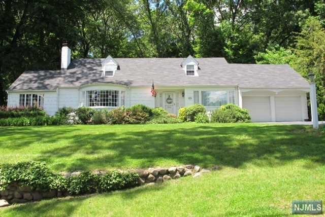 382 Beechwood Rd