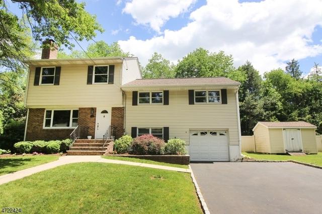 102 N Walnut St