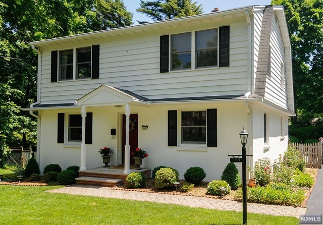 For Sale: 553 Farview St Ridgewood, NJ 07450