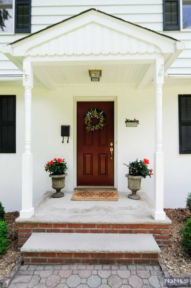 For Sale: 553 Farview St Ridgewood, NJ 07450