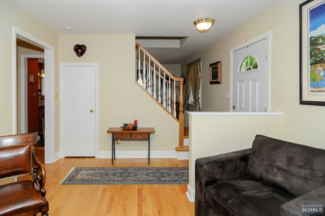 For Sale: 553 Farview St Ridgewood, NJ 07450