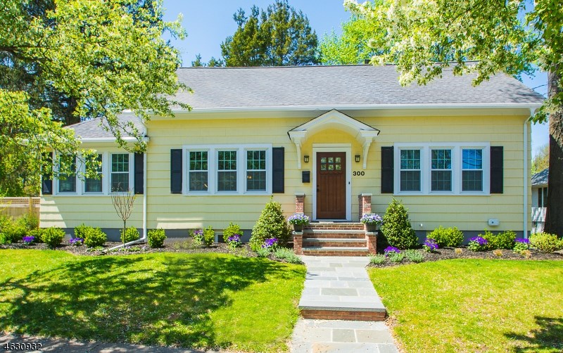 For Sale: 300 Van Emburgh Ave Ridgewood, NJ 07450